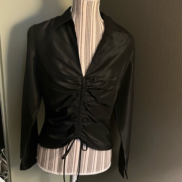 David Meister, black blouse, ruched front, zips up left side, size 8, STUNNING - Picture 4 of 13